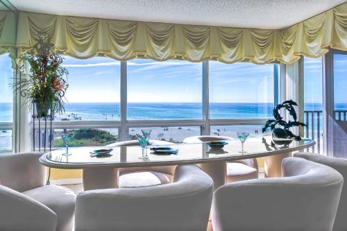 Siesta Key House | Siesta Breakers Penthouse on the Beach
