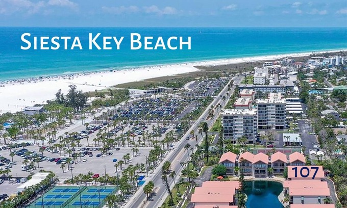 Siesta Key House | Siesta Key Townhome across from Pristine Sand & Blue Waters 2b/2b king queen
