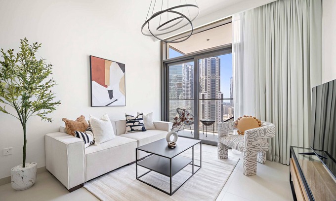 Downtown Dubai Apartment | Silkhaus Burj Crown