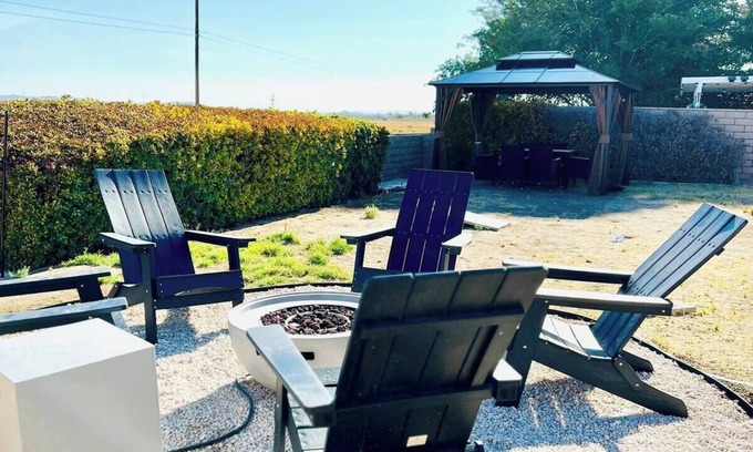 Silver Lakes Country Club House | Silver Lakes Oasis on Route 66 - Resort Style Amenities!