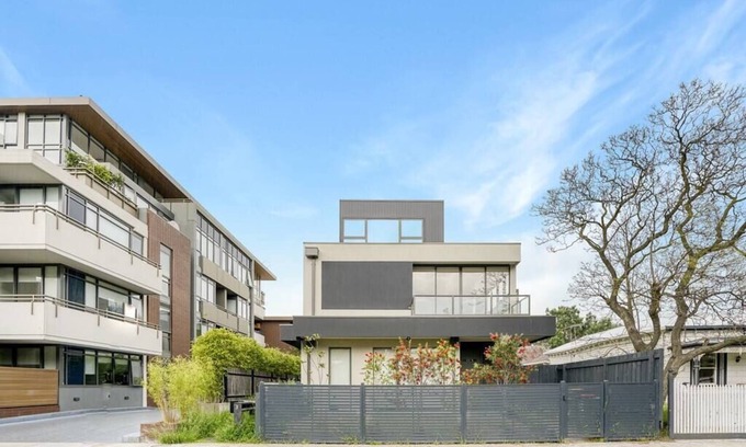 Caulfield North House | Simply Beautiful Townhouse in Caulfield North