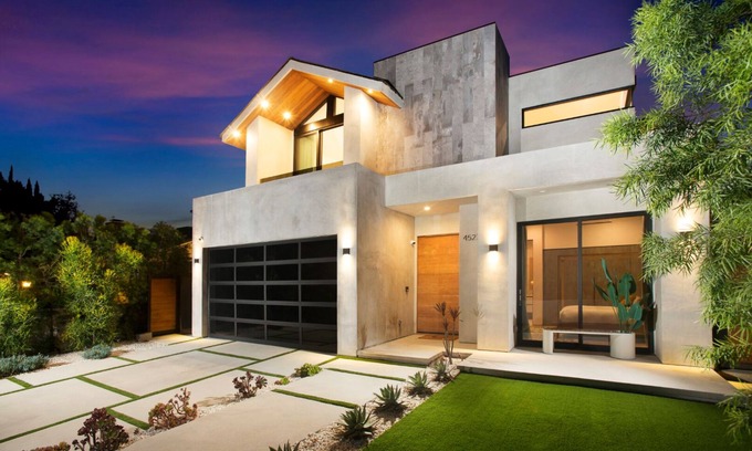 North Hollywood Villa | Simpson - Luxurious Living in an Impeccably Designed Valley Village Home