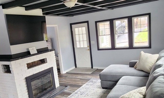 Newbury House | Sit back or jump in at our Restful Lake Getaway! Close to Restaurants and Parks!