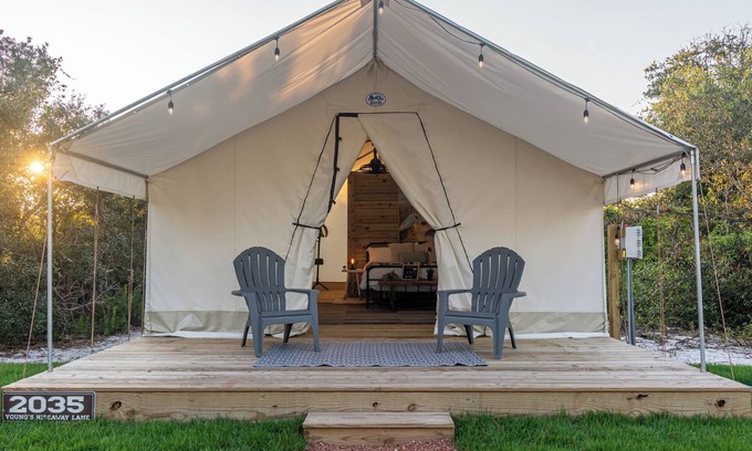 Orange Beach RV Rental | Site #04 Deluxe Safari Tent with ensuite bath