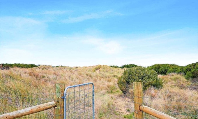 Dolphin Sands Resort | Six-Ten Shores ~ Direct Beach Access!