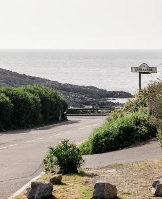 Mumbles Apartment | Sixty Four