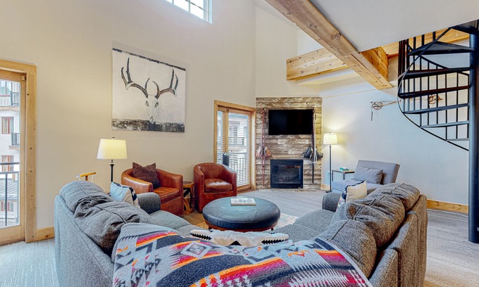 Taos Ski Valley Condo | Ski-in/out condo with mountain views, central location, & fireplace