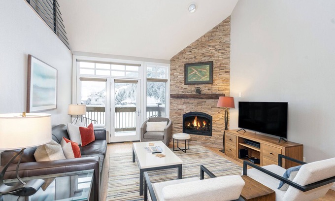 Telluride Condo | Ski In/Out | Penthouse Paradise with Loft, Views, Hot Tub
