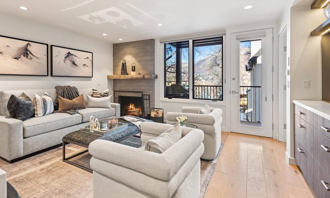 Aspen Apartment | Ski-in/out! Renovated 3BR, 3BA Aspen Condo