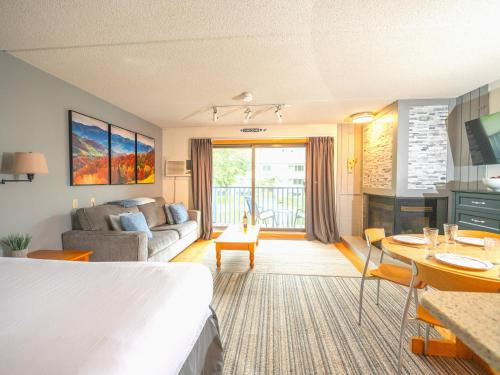 Jeffersonville Apartment | Ski in, Ski out Studio Smugglers' Notch Resort