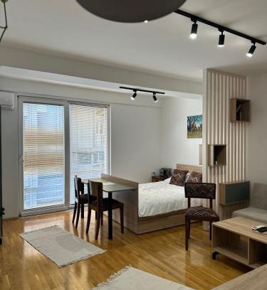 Centar Apartment | Skopje Centre APT near Zoo with Private Parking