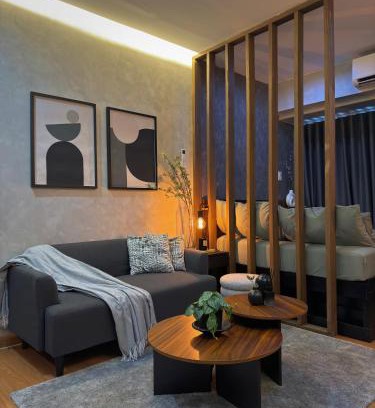 Downtown Apartment | Sleek Designer Studio at Knightsbridge Residences