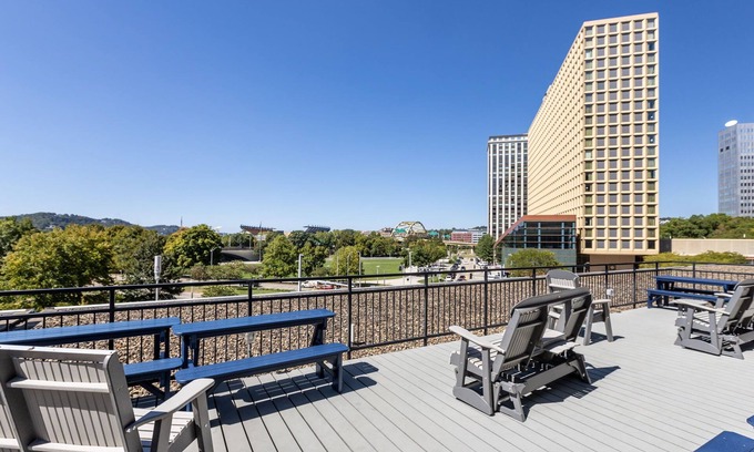 Downtown Pittsburgh Apartment | Sleek Downtown Retreat with Gym