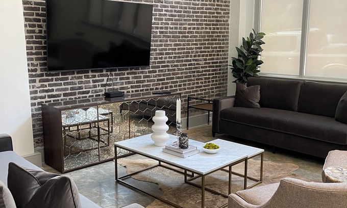 Central Business District Apartment | Sleek & Sophisticated: Modern Luxe in the Heart of New Orleans
