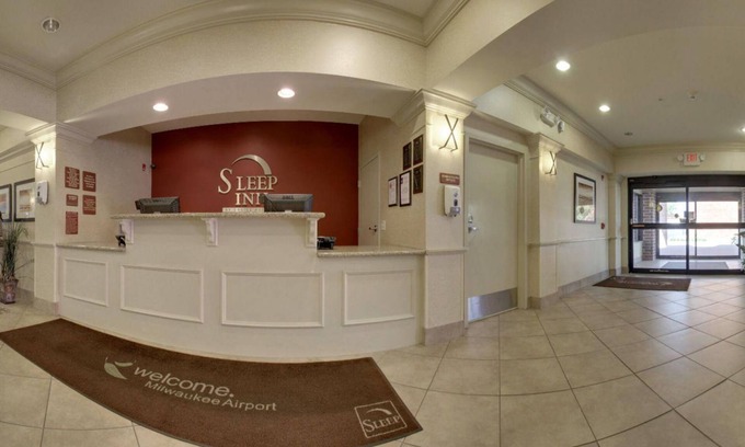 Milwaukee Hotel | Sleep Inn & Suites Milwaukee Airport