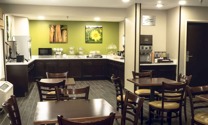 East Omaha Hotel | Sleep Inn & Suites Omaha Airport