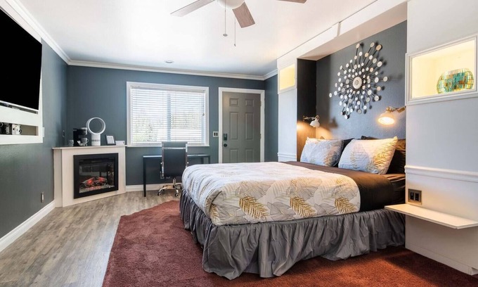 Big Bear Lake Apartment | "Sleepover" Hotel Suite with AC/Heating & Indoor Jetted Tub