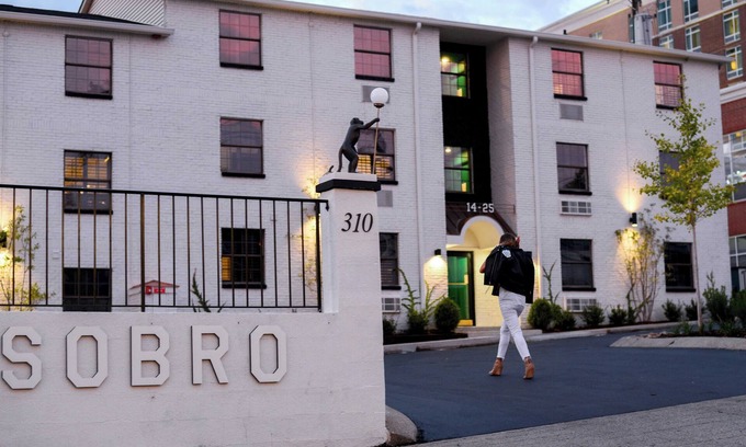 Rutledge Hill Cottage | Sleeps 24 Group-friendly Sobro Stay Near Music & Downtown by Avantstay