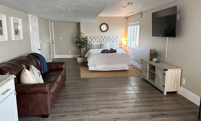 Vineyard Apartment | Sleepy Ridge Studio - Sleeps 2