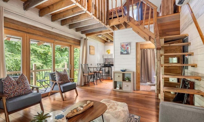 Johns Island House | Slice of paradise: Airy living space, reminiscent of a Costa Rican bungalow.