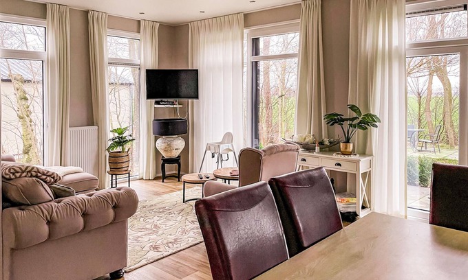 Oosterwolde House | Small but nice cottage in the countryside.