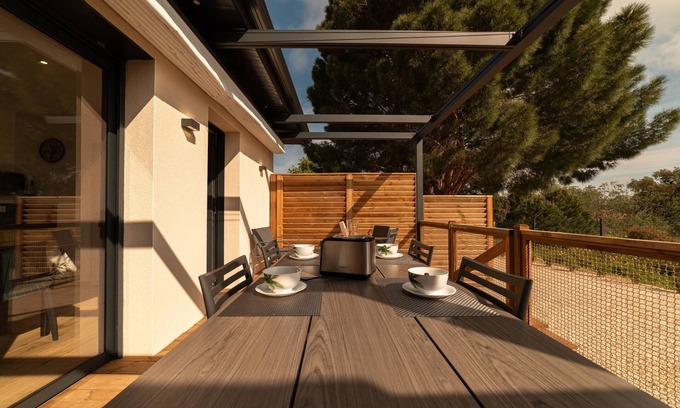 Sorede Apartment | Small House "Côté Nature" with Mountain View, Wi-Fi and Air Conditioning