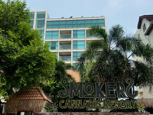 Jomtien Resort | Smokers Beach Club & Resort