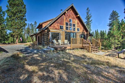 Crescent House | Snow Pine Retreat - Remote Crescent Log Cabin!