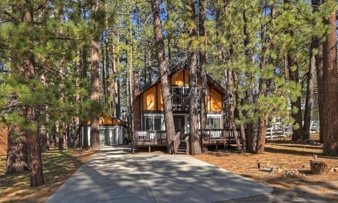 Winter Park Ski Chalet | Snow Summit Chalet - Walk To Snow Summit With Hot Tub And Game Room! 3 Bedroom Chalet