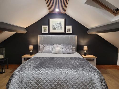 Penrhyndeudraeth Apartment | Snowdon view, steam railway & Portmeirion nearby