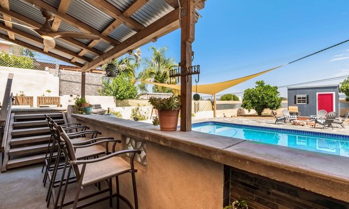 Central Escondido House | So Cal Charmer Oversized Heated Pool Hot Tub