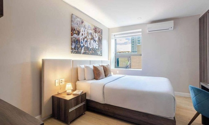 Gay Village Hotel | Soft Queen – Berri-UQAM Nest