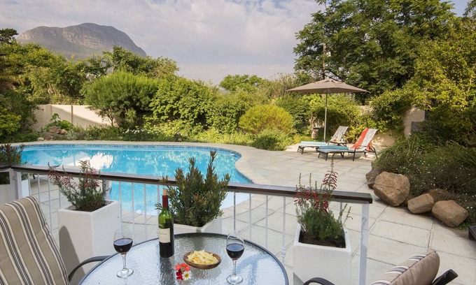 Somerset West House | SomerZicht Guesthouse