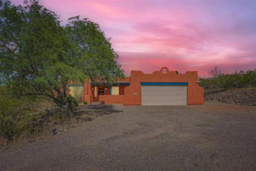 Del Cerro Estates House | Sonoran Desert Oasis plus Close to everything