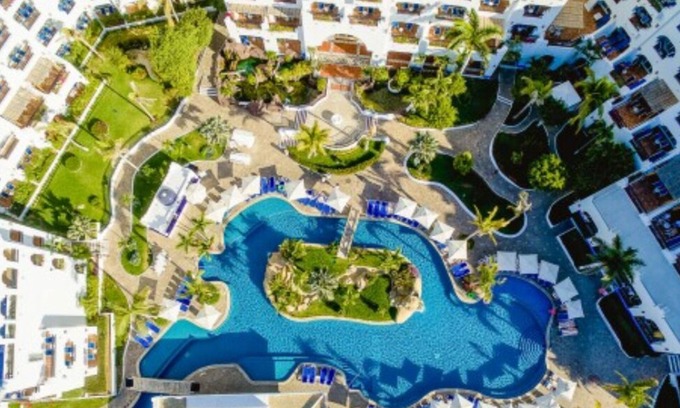 Libertad Hotel | Soothing hotel with AC in vibrant Cabo San Lucas
