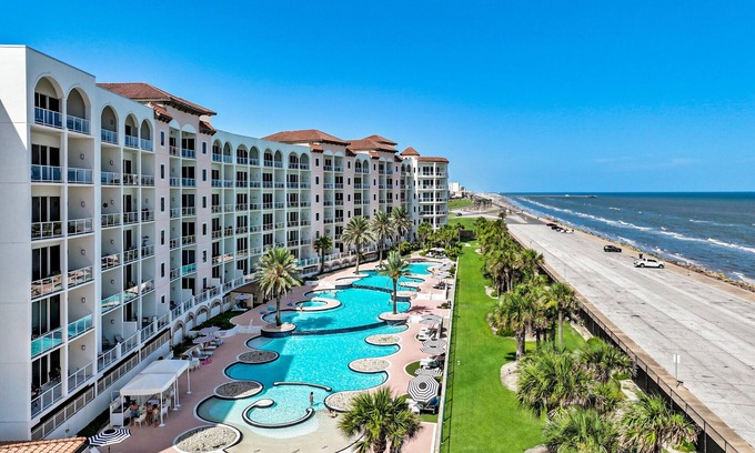 Galveston Condo | Sophisticated 2 Bedroom/2 Bath Diamond Beach Penthouse 5PH3