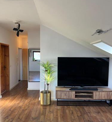 Ebersberg District Apartment | Sorglos in Poing - Messe ICM München, Airport, Therme Erding