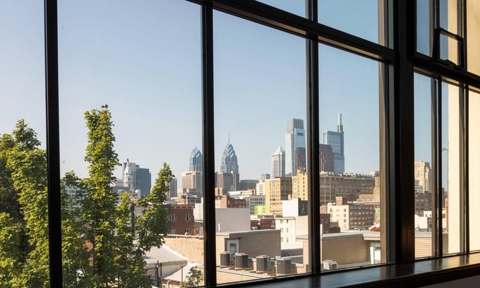 West Poplar Apartment | Sosuite 2BR Apt w Balcony, W/d, Gym, On-site Bar