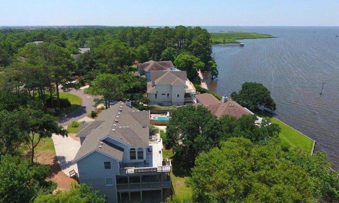 Corolla Light House | Soundfront, Sound View, Hot Tub, Community Amenities, 528, Celestial Haven