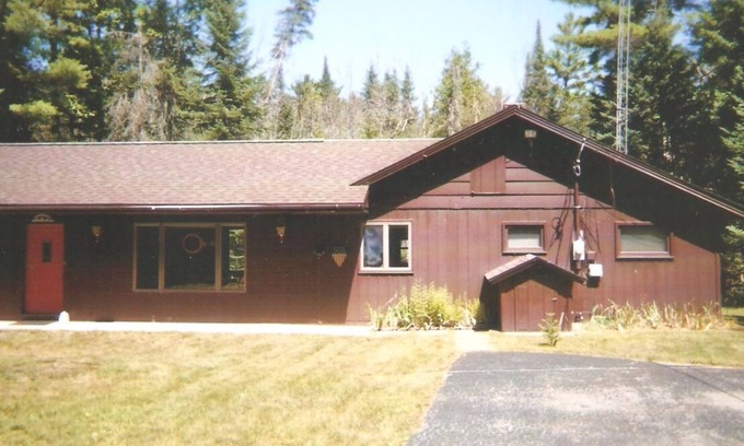 Roscommon House | South Branch Au Sable River House and Nature Preserve.