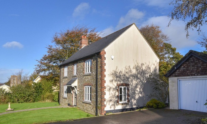 Hawkchurch Cottage | SOUTH GLEBE, pet friendly, character holiday cottage in Hawkchurch