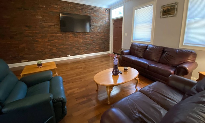 South Side Slopes House | South Side Paradise