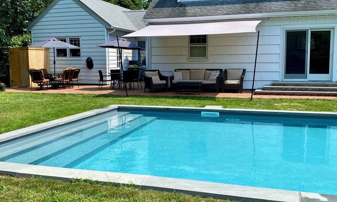 Village of Southampton House | Southampton Village South, less than a mile to the beach