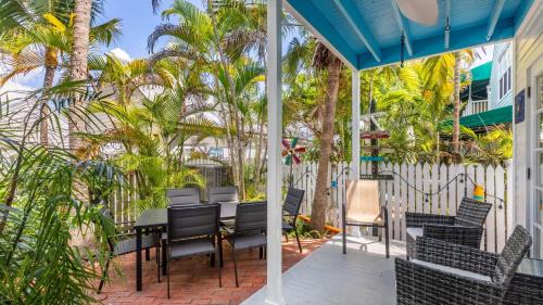 Bahama Village House | Southard Getaway by AvantStay w Covered Patio Great Location Shared Pool Week Long Stays