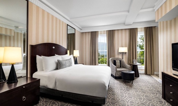 Manchester Hotel | Spa & Golf Retreat at Manchester with Art & Nature Nearby