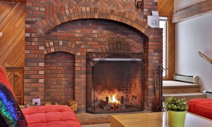 Killington Ski Chalet | Spaceship Chalet Killington: Your Groovy Ski Home, Close to the slopes, bars and restaurants