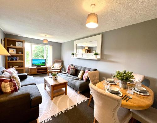 North Glasgow Apartment | Spacious 2 Bed-Flat in Glasgow City - Free Parking