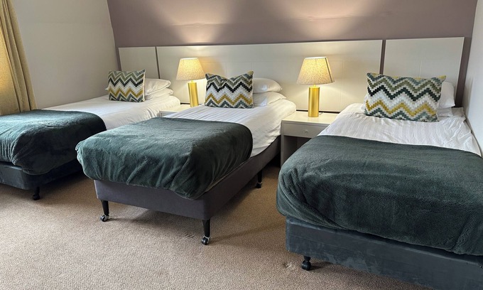 Bouvet Island House | Spacious 2 Bedroom Apartment and only afew minutes walk into the National park