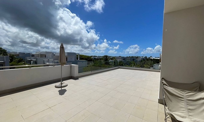 Roches Noires Apartment | Spacious 3-bedroom Penthouse with beach views and pool views in Azuri Mauritius