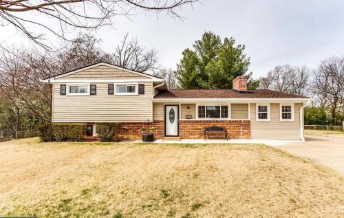 Groveton House | Spacious 3-Bedroom Modern Home Near Old Town Alexandria